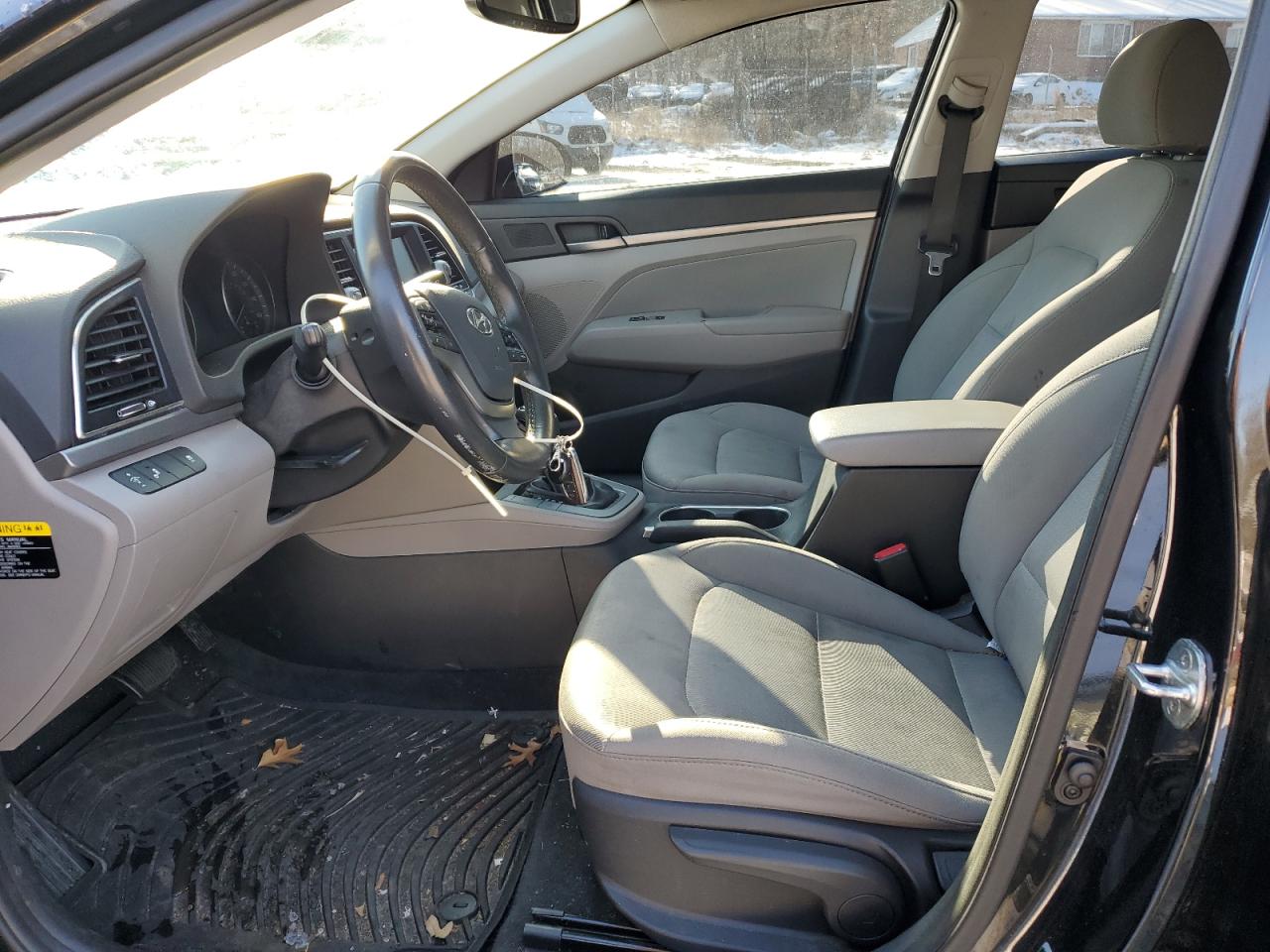 2018 Hyundai Elantra - Image 7