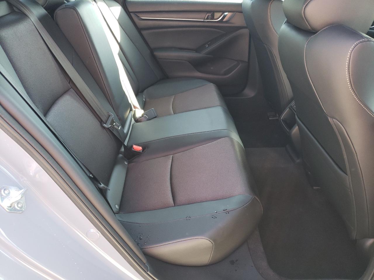 2022 Honda Accord - Image 11