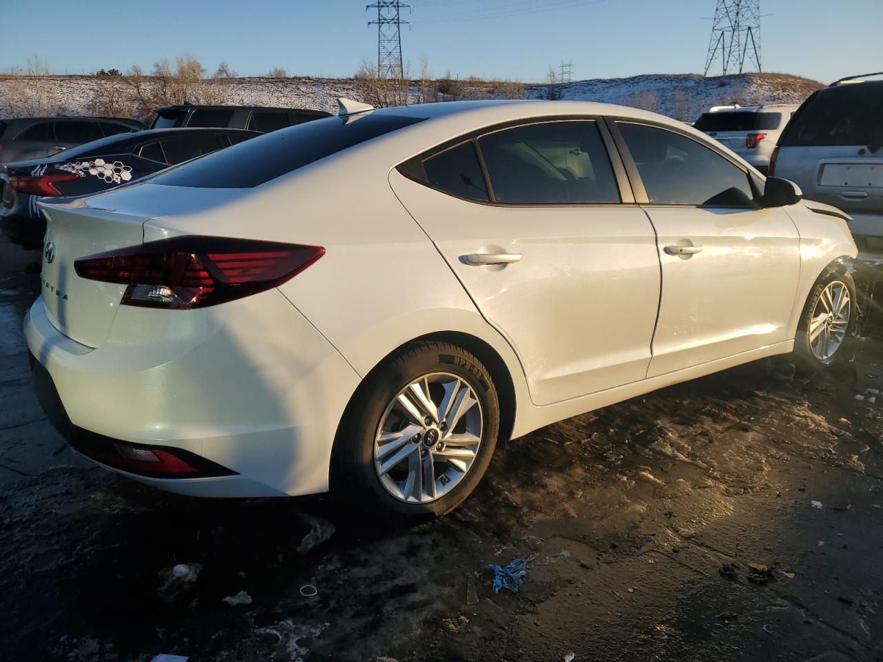 2020 Hyundai Elantra - Image 3