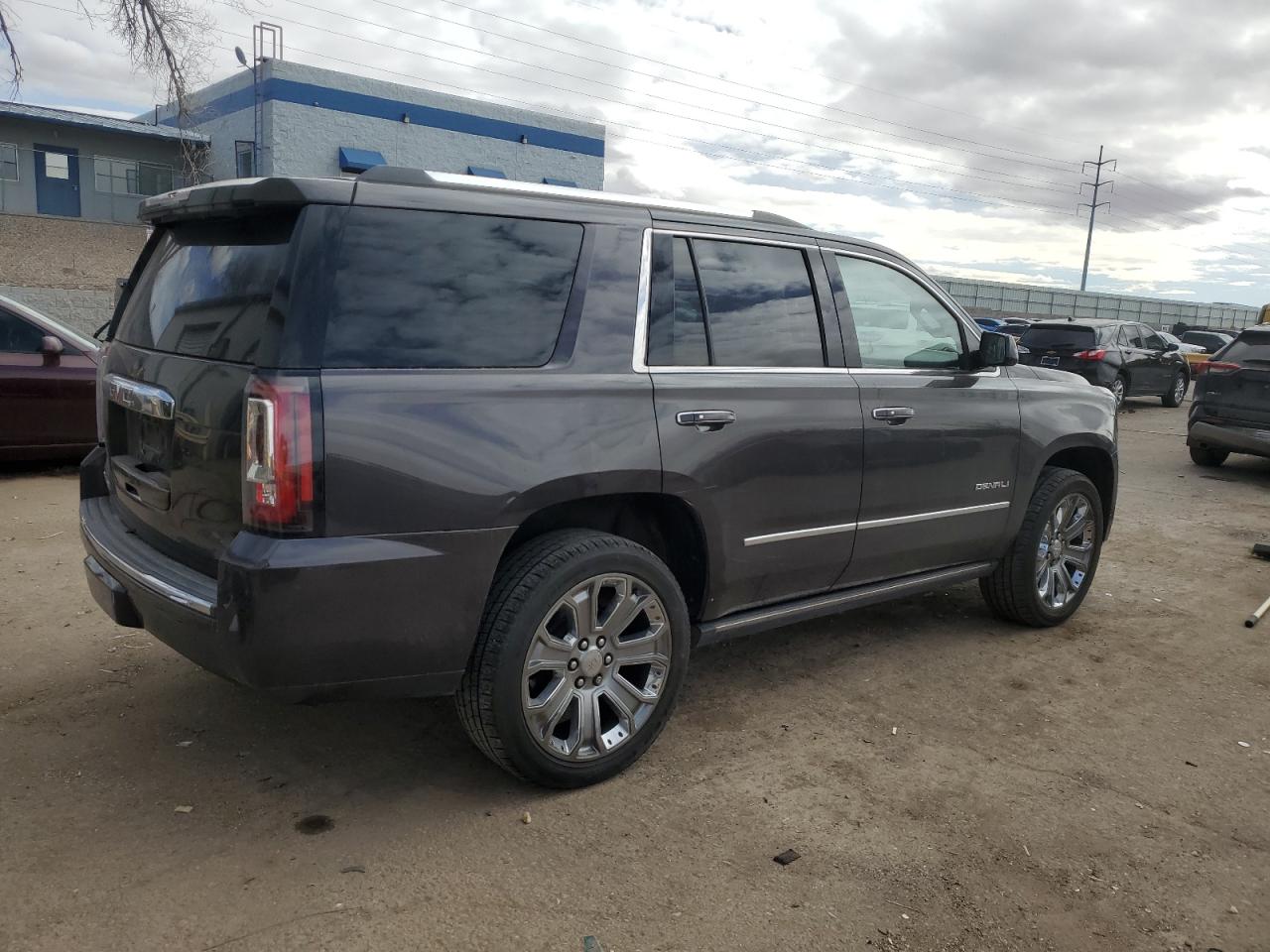 2015 GMC Yukon - Image 3