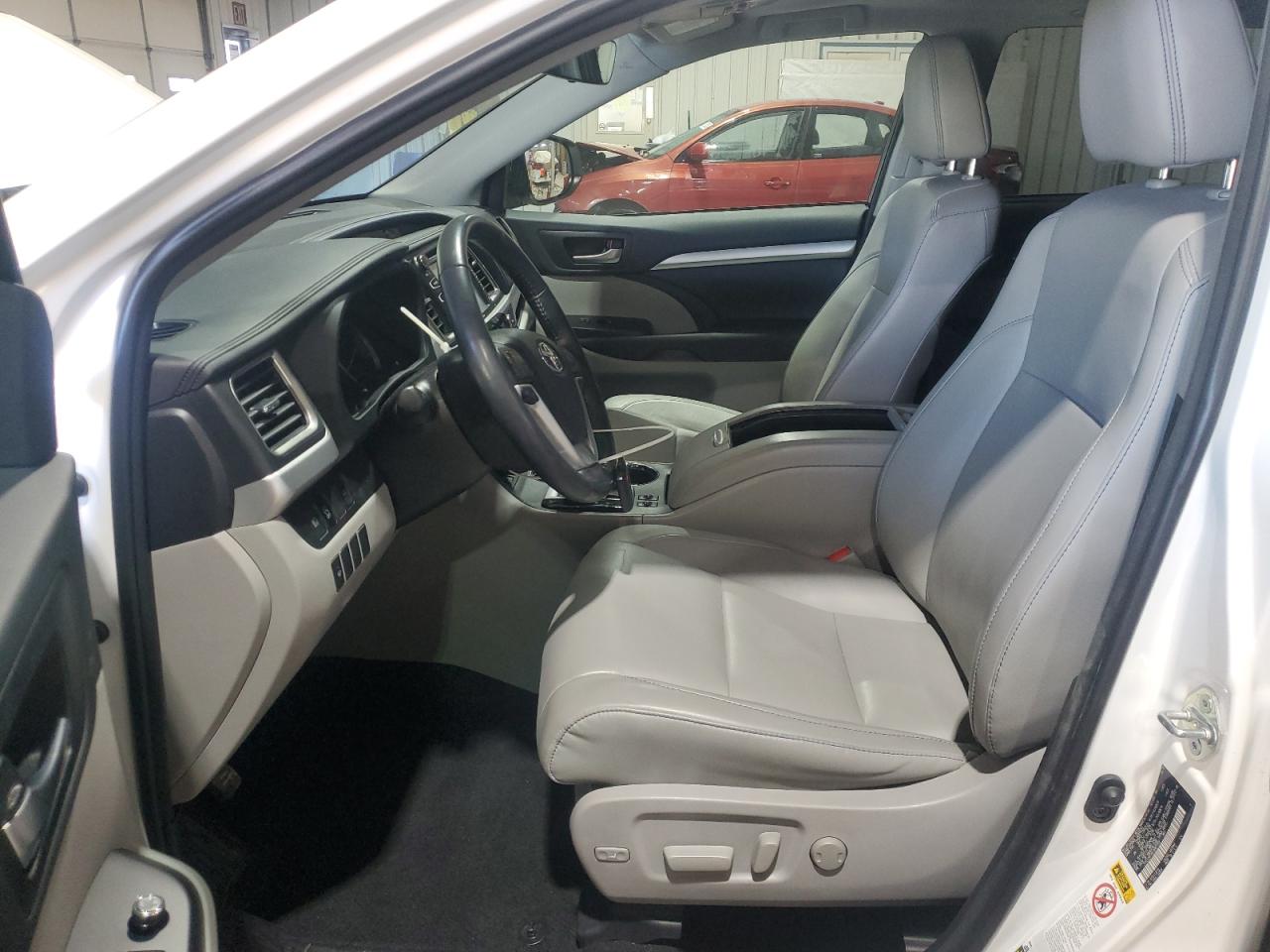 2018 Toyota Highlander - Image 7