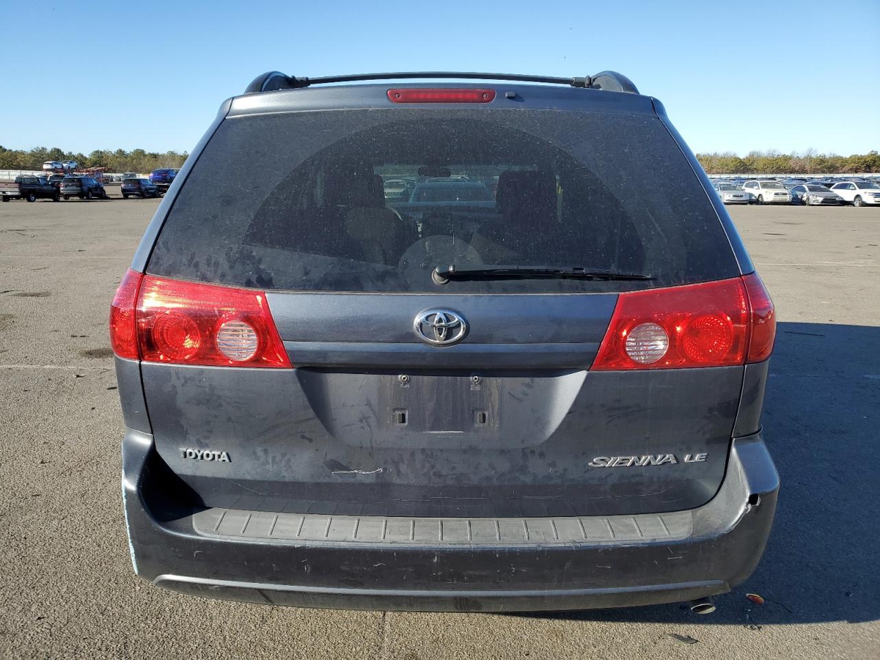 2009 Toyota Sienna - Image 6