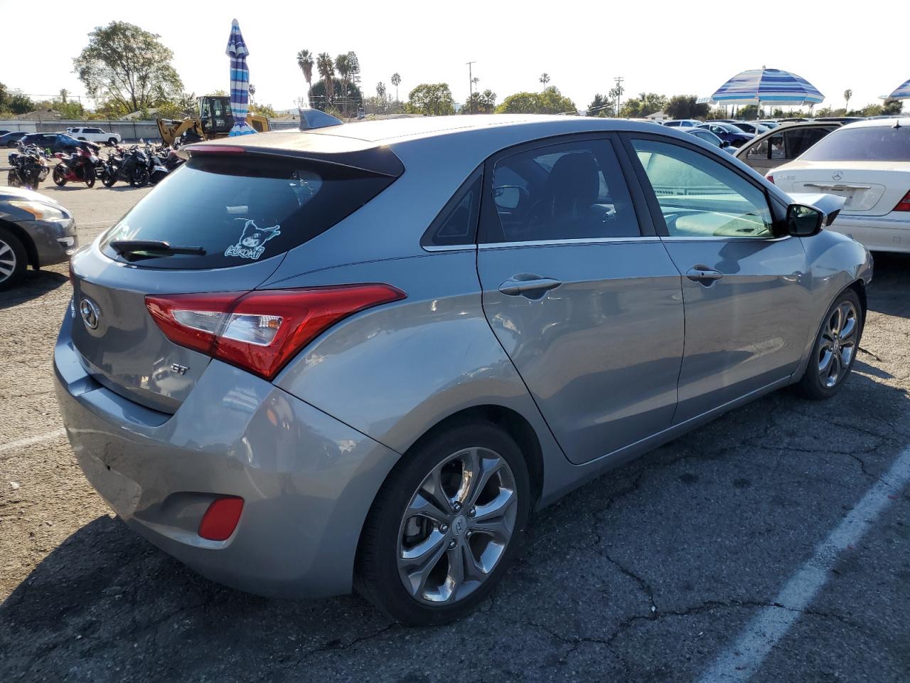2015 Hyundai Elantra - Image 3