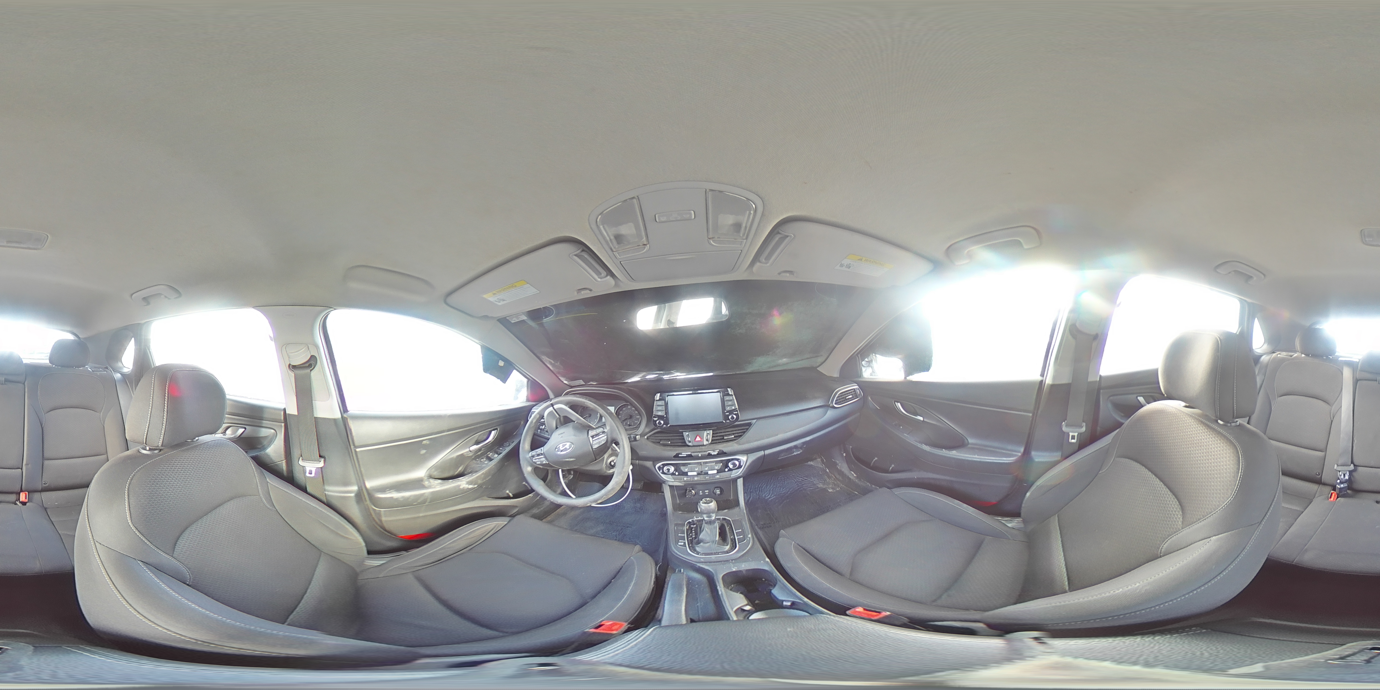 2018 Hyundai Elantra - Image 13