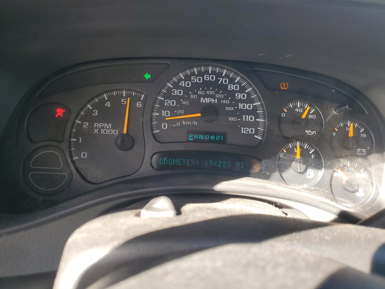 2005 GMC Yukon - Image 9