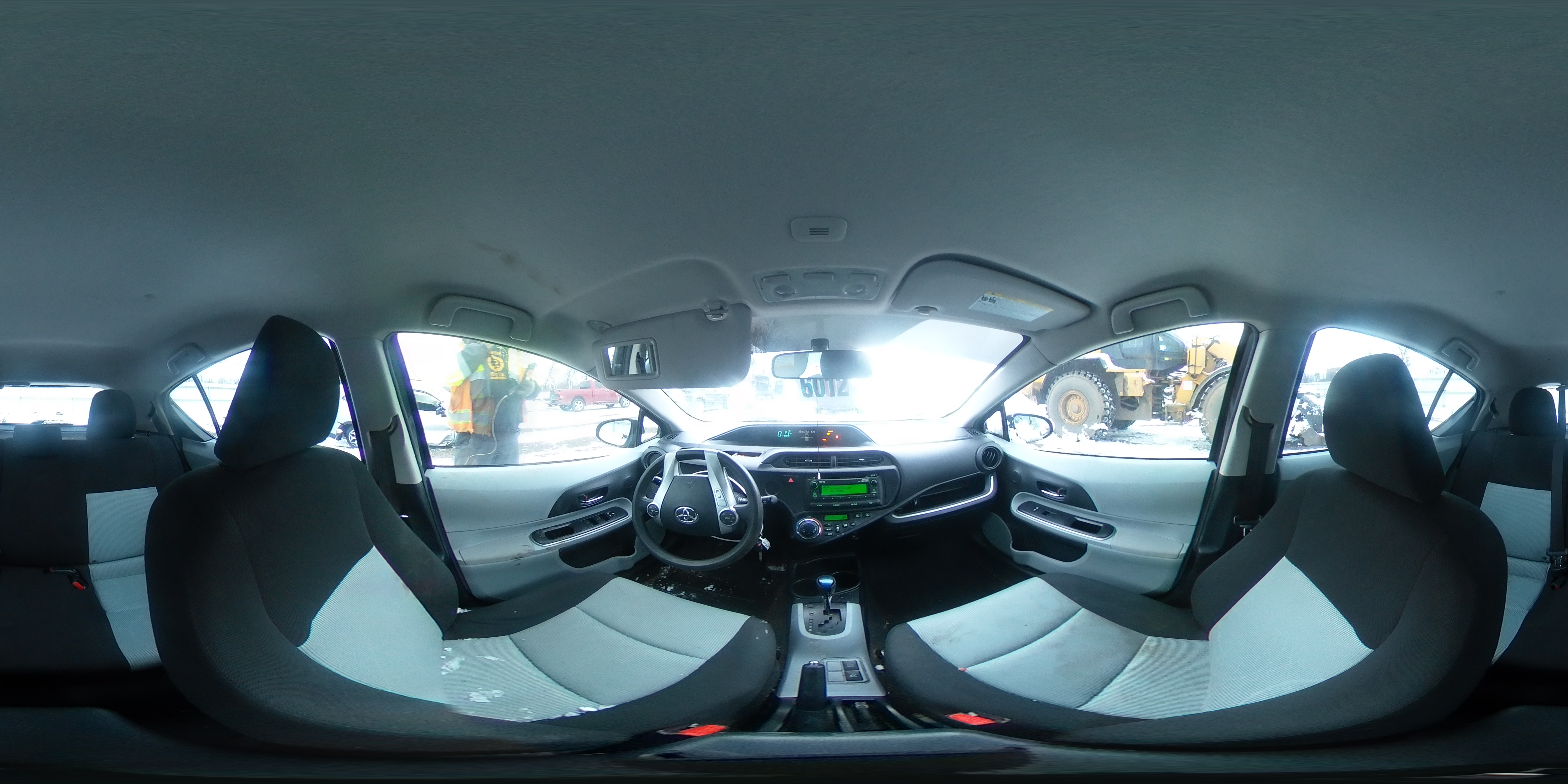 2014 Toyota Prius - Image 12