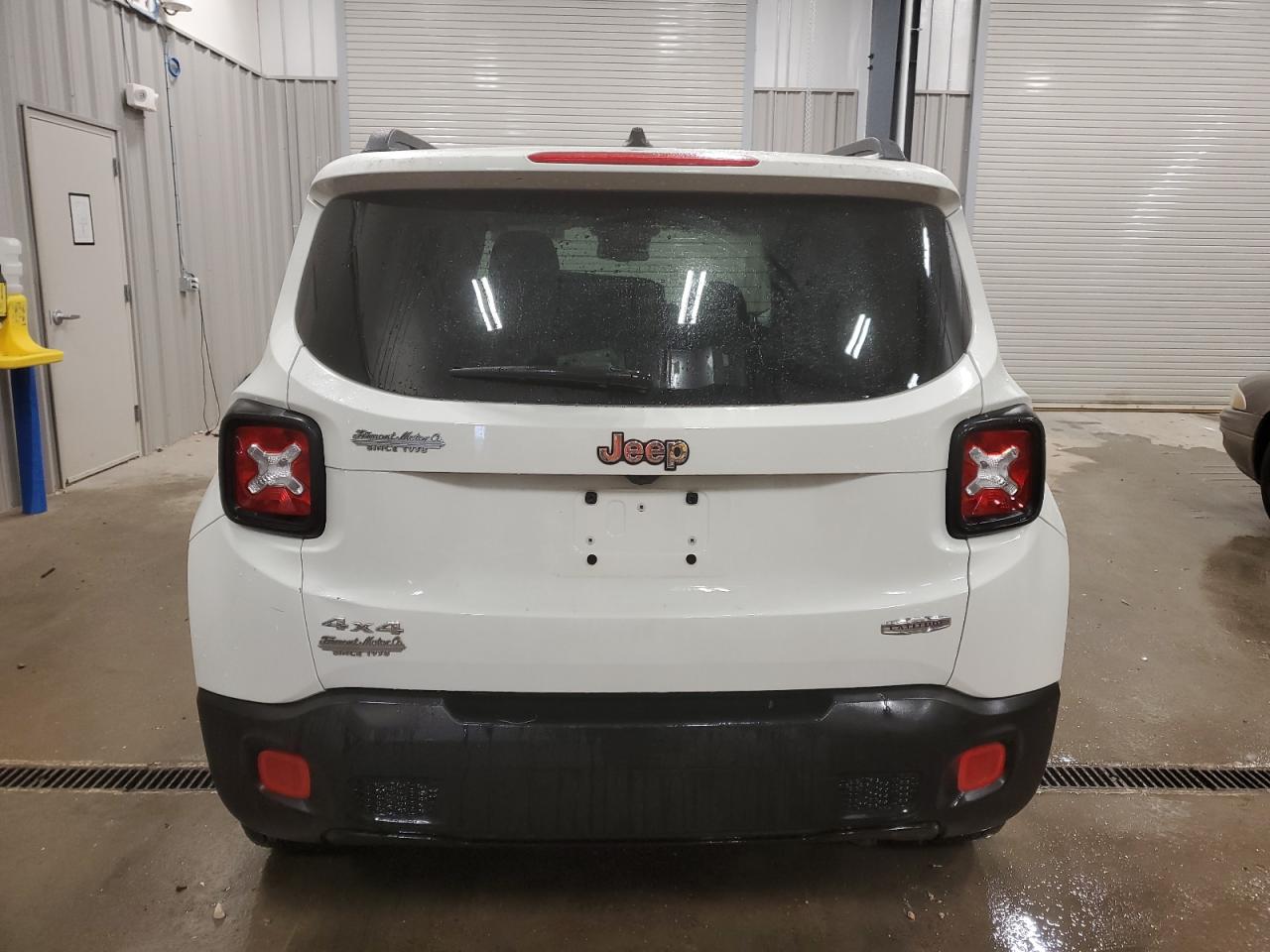 2016 Jeep Renegade - Image 6