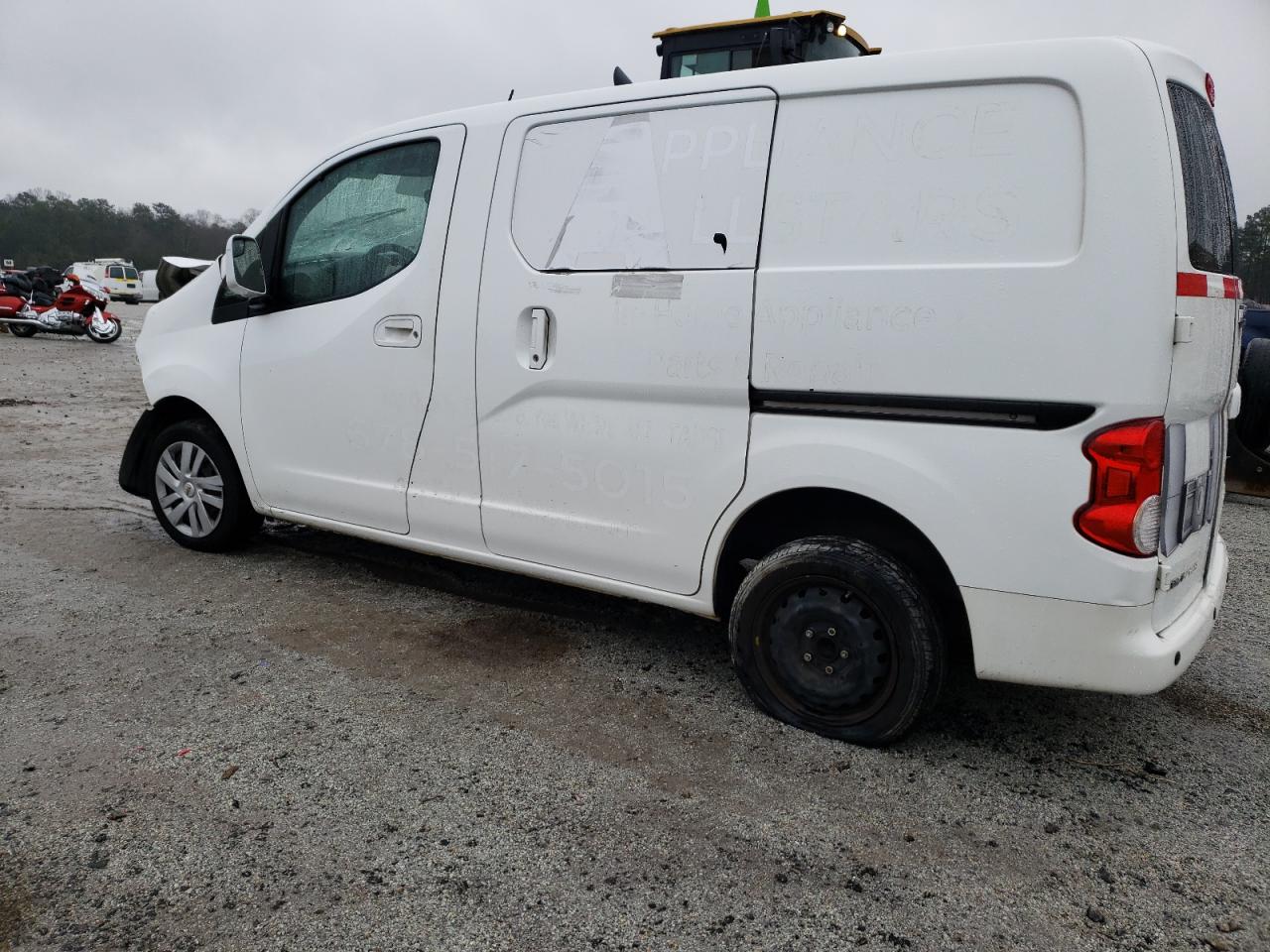 2015 Chevrolet Express - Image 2