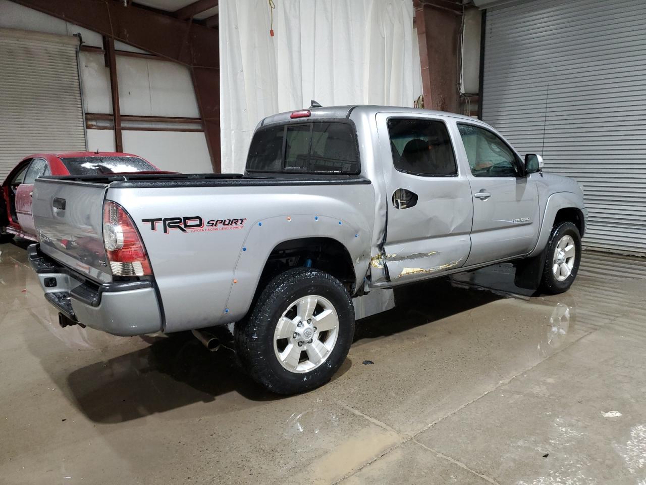 2015 Toyota Tacoma - Image 3
