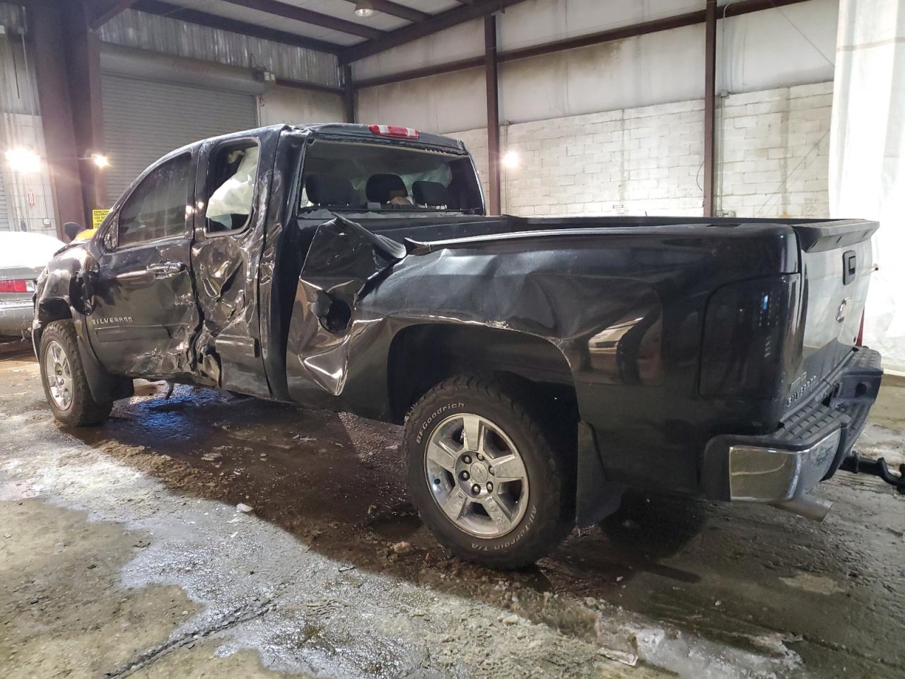2012 Chevrolet Silverado - Image 2