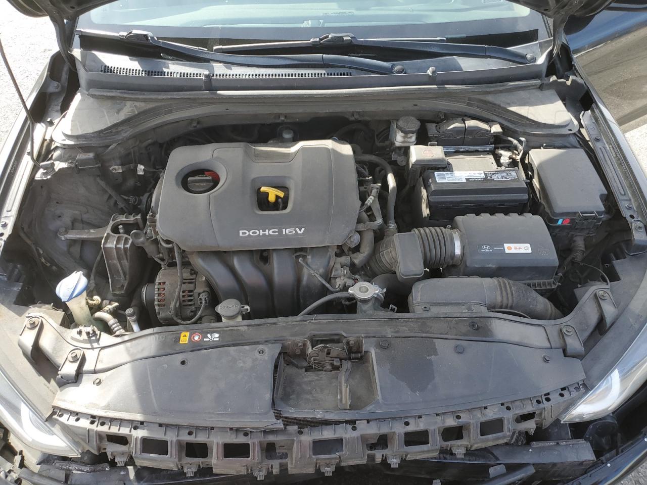 2018 Hyundai Elantra - Image 12