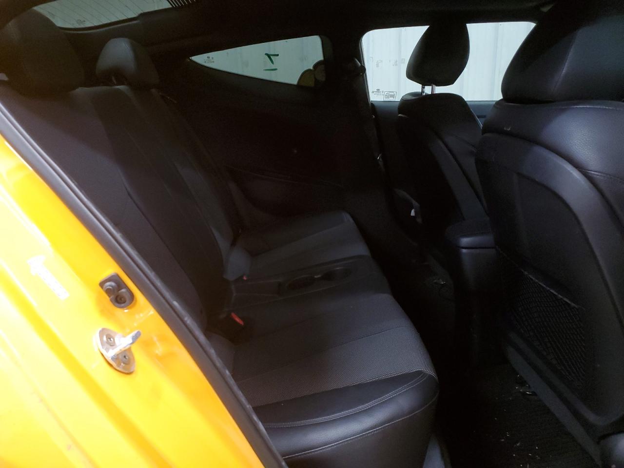 2016 Hyundai Veloster - Image 11
