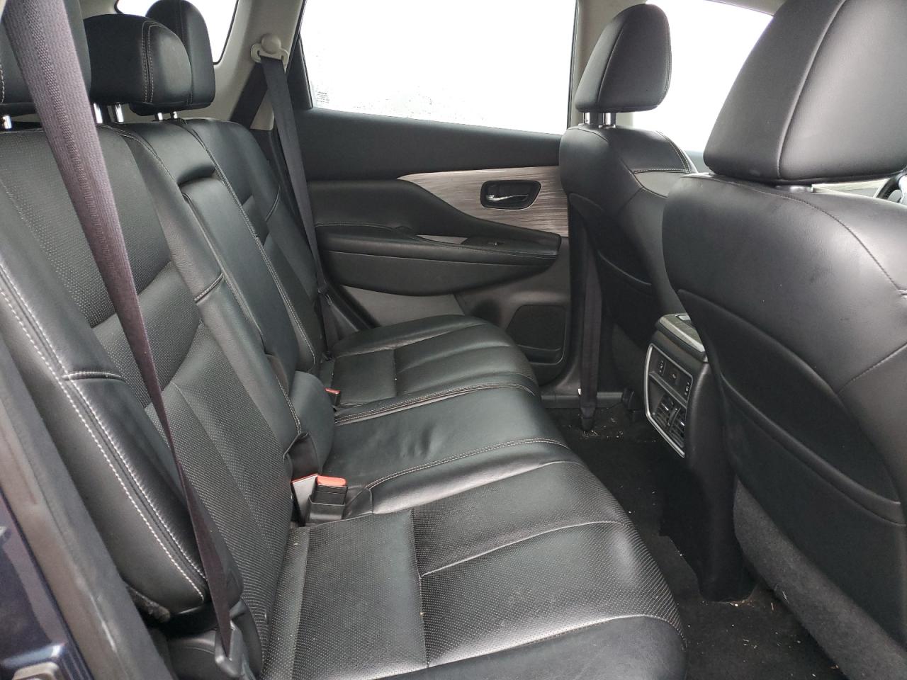 2015 Nissan Murano - Image 11