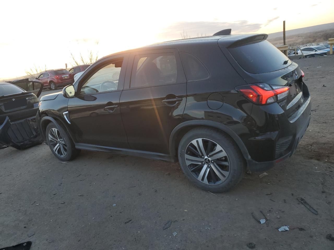 2024 Mitsubishi Outlander - Image 2