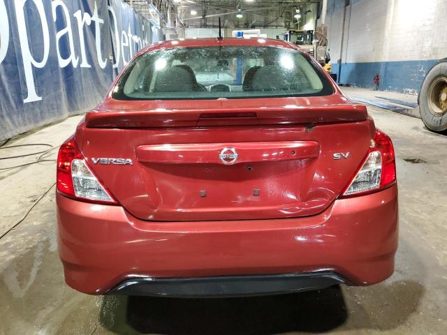  NISSAN VERSA 2018 Красный