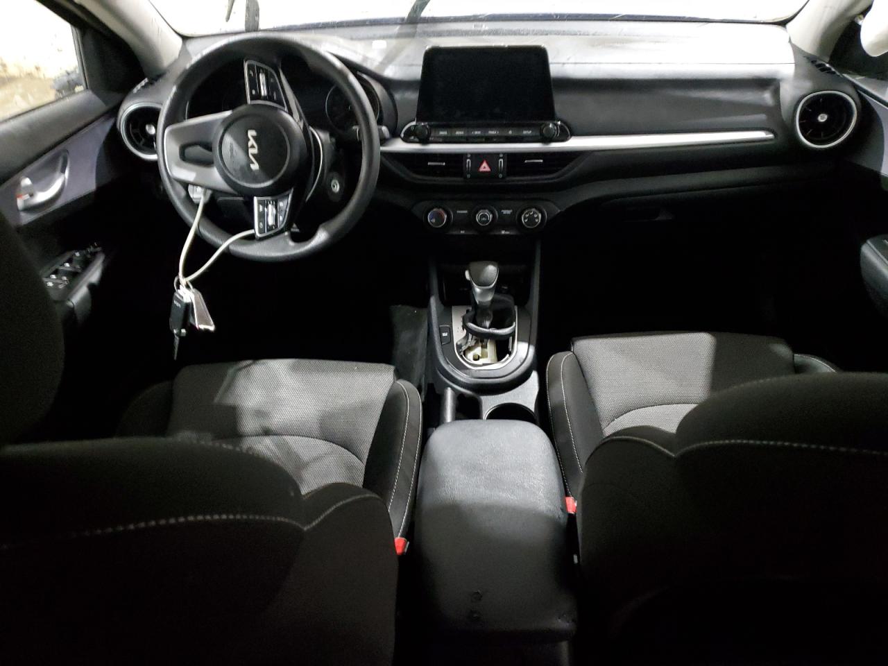2024 Kia Forte - Image 8