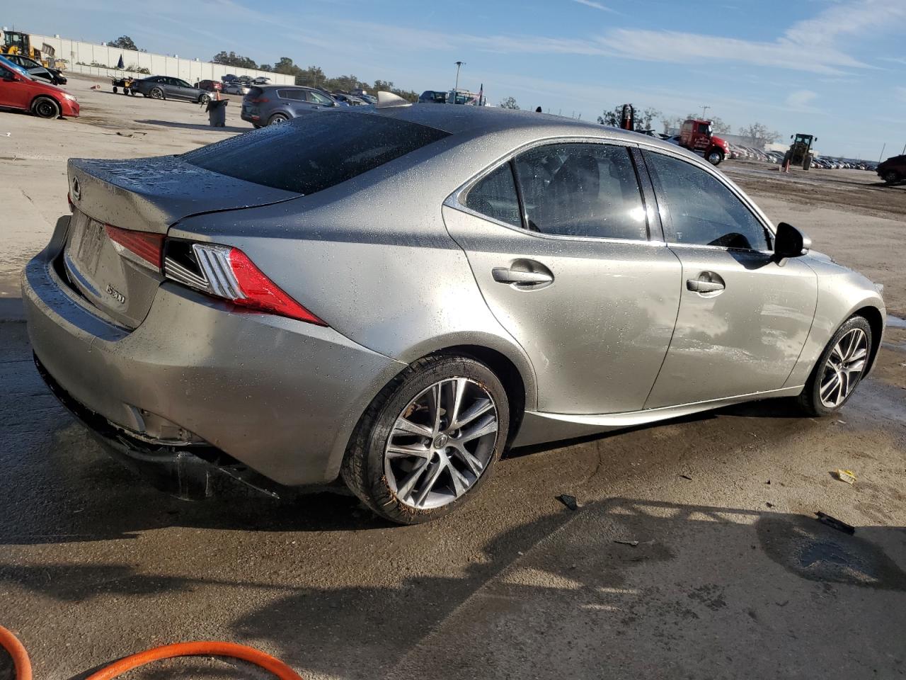 2018 Lexus IS - Image 3