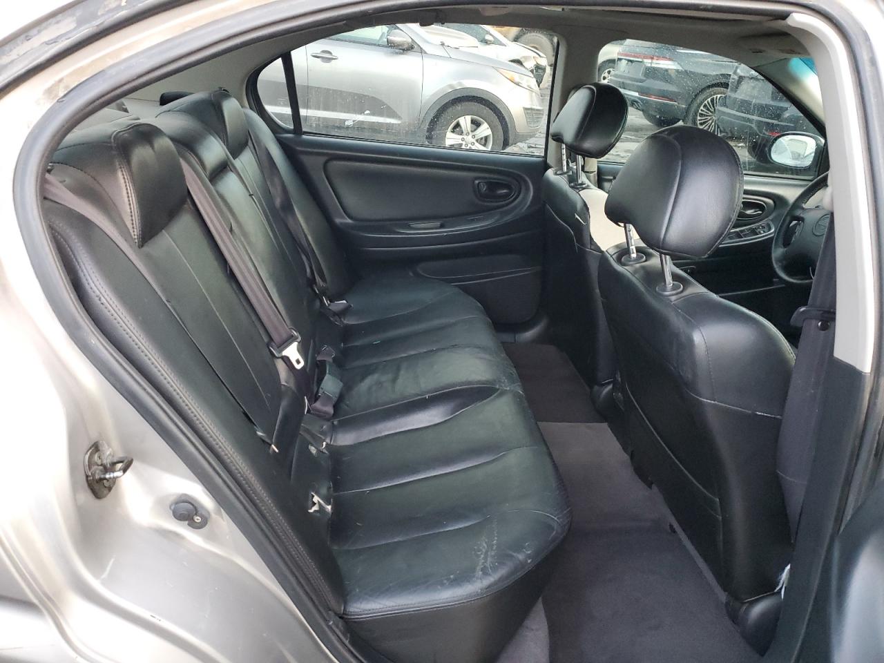 2001 Nissan Maxima - Image 10