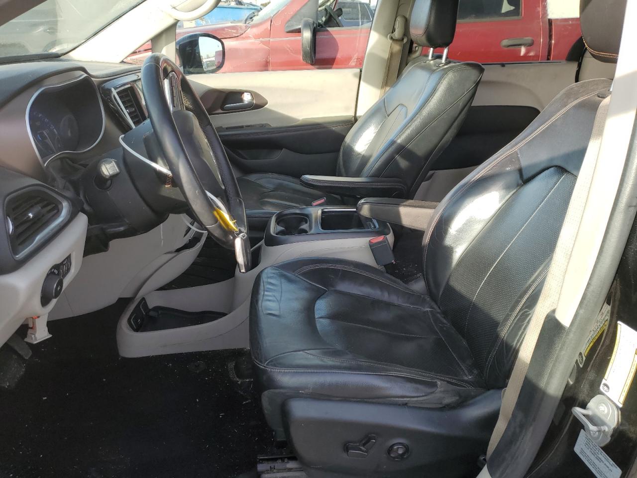 2017 Chrysler Pacifica - Image 7