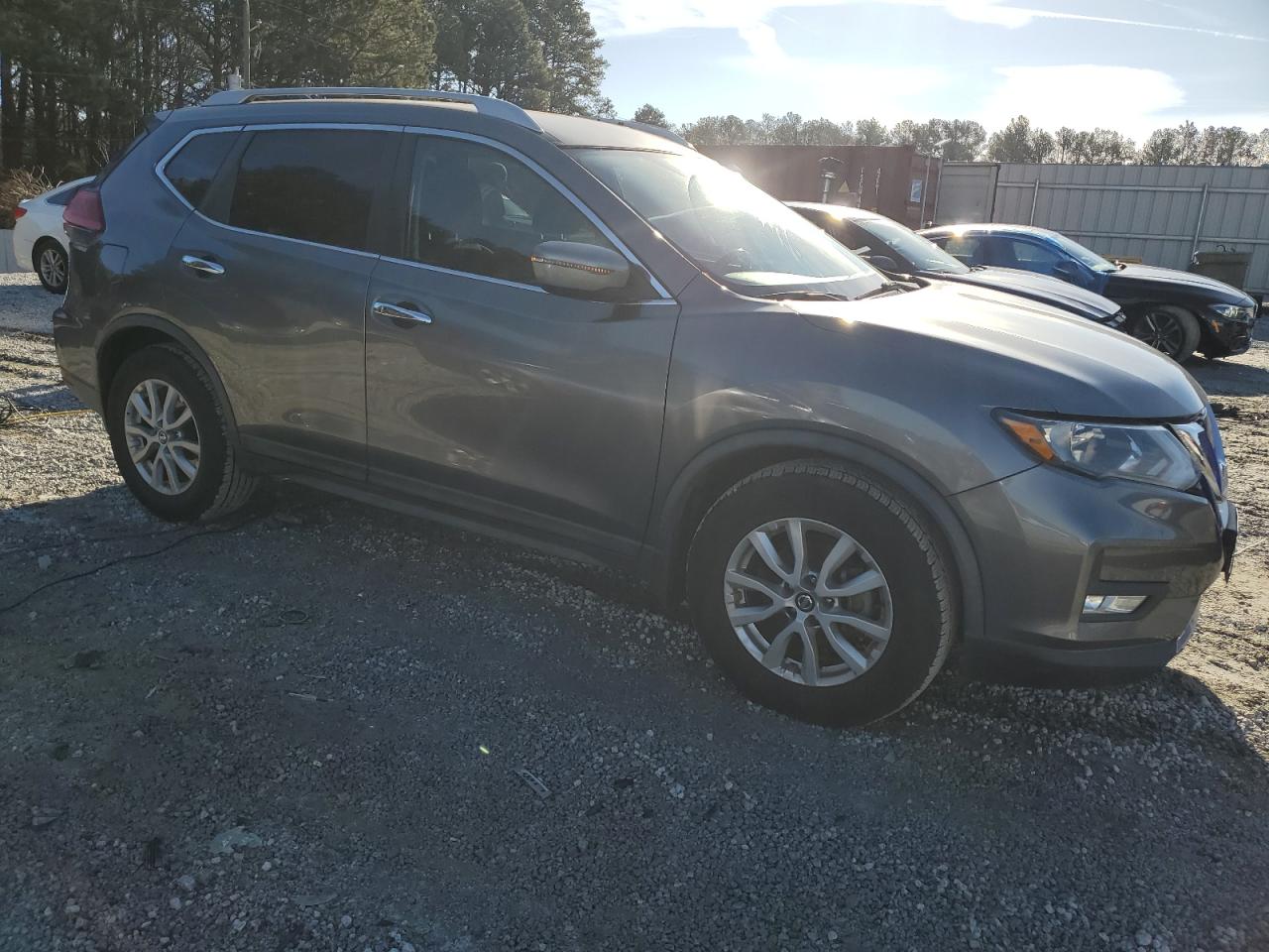 2017 Nissan Rogue - Image 4