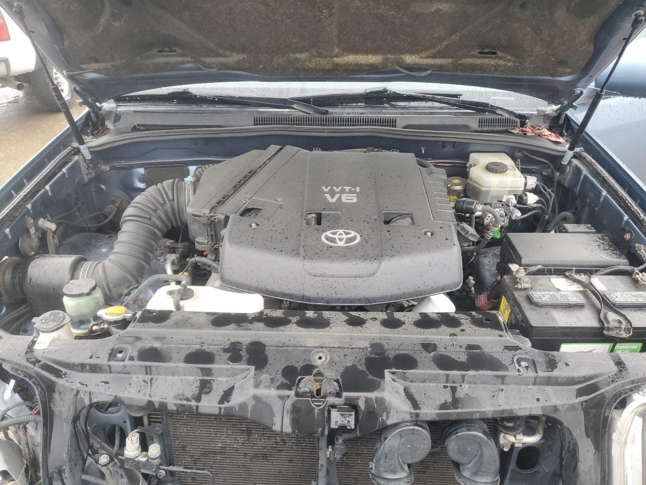 2004 Toyota 4Runner - Image 12