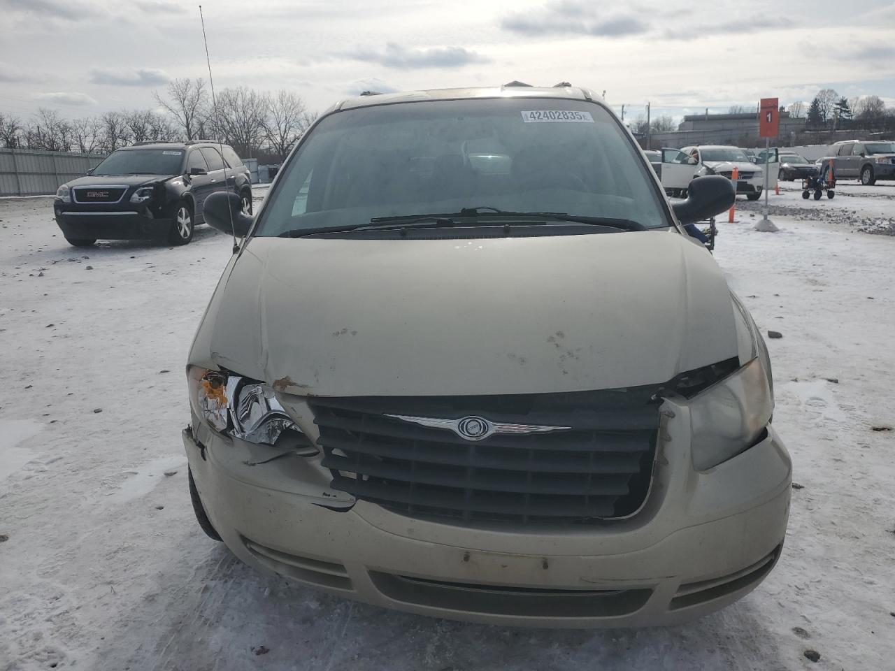 2006 Chrysler Town & Country - Image 5