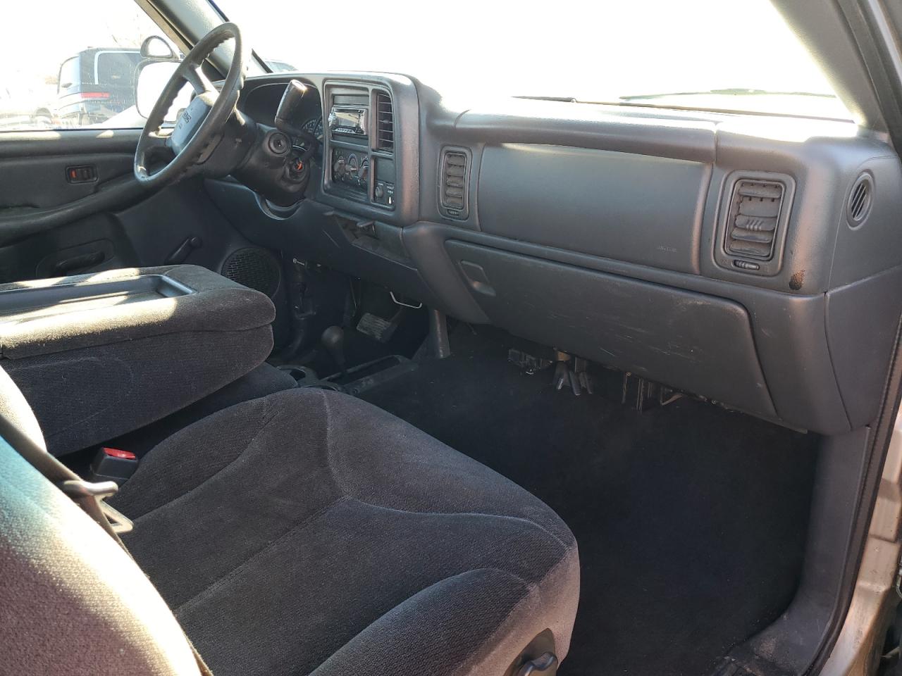 2002 GMC Sierra - Image 8