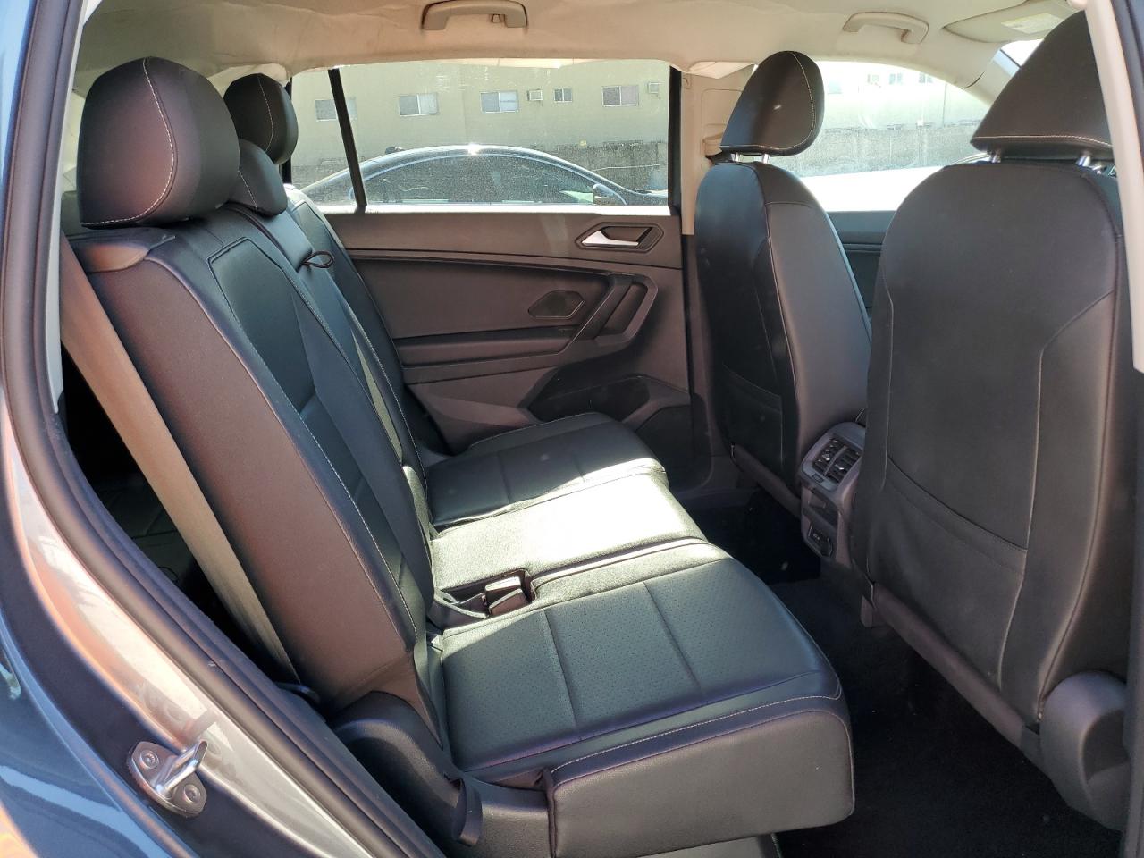 2021 Volkswagen Tiguan - Image 11