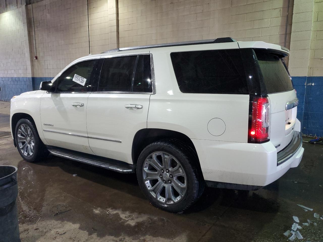 2015 GMC Yukon - Image 2