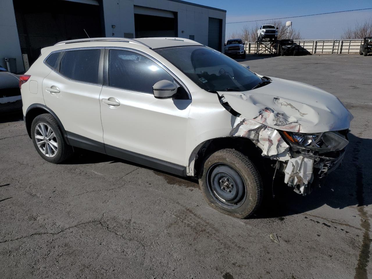 2018 Nissan Rogue - Image 4