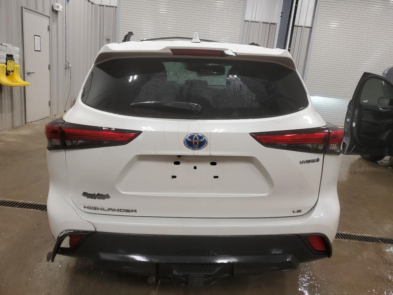 2020 Toyota Highlander - Image 6