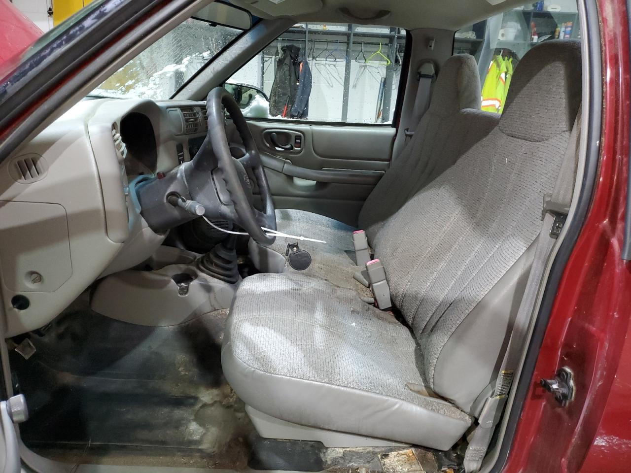 2002 Chevrolet S-10 Pickup - Image 7