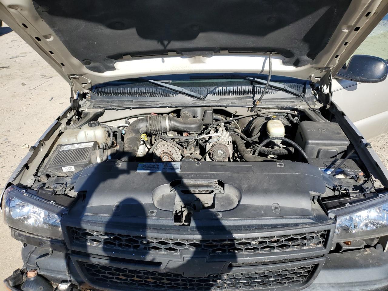 2006 Chevrolet Silverado - Image 11
