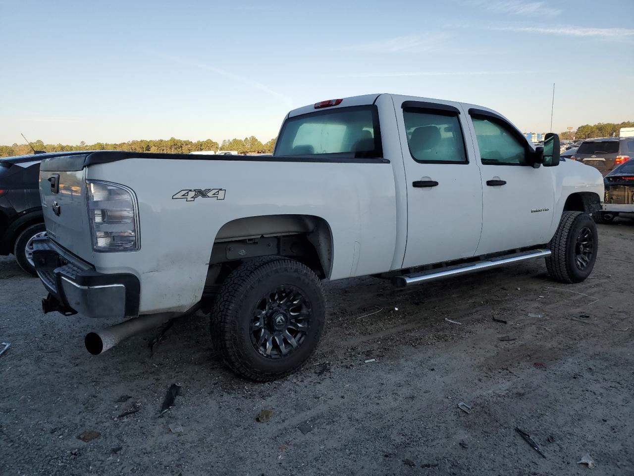 2014 Chevrolet Silverado - Image 3