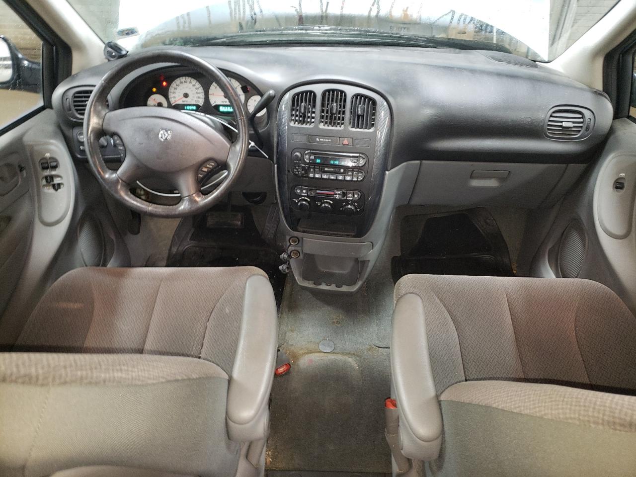 2005 Dodge Caravan - Image 8
