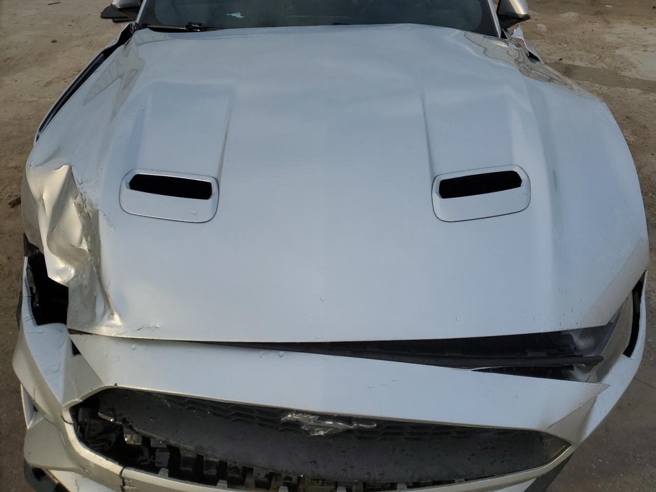 2018 Ford Mustang - Image 11