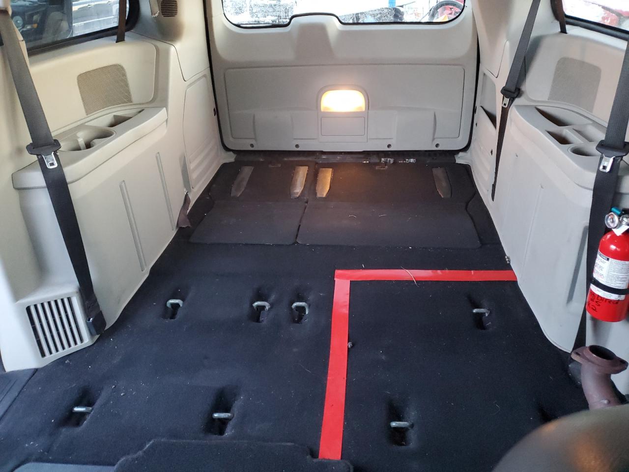 2017 Dodge Caravan - Image 10