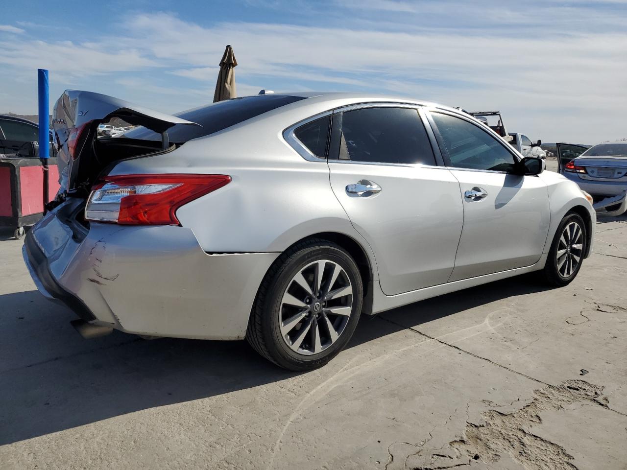 2017 Nissan Altima - Image 3