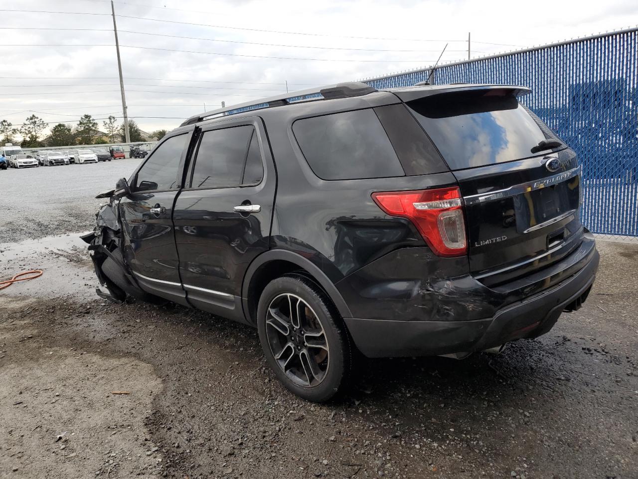 2014 Ford Explorer - Image 2