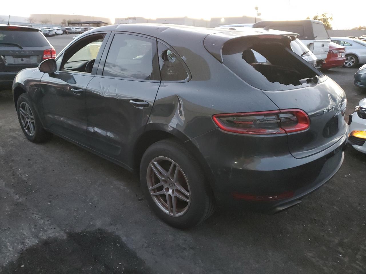 2017 Porsche Macan - Image 2