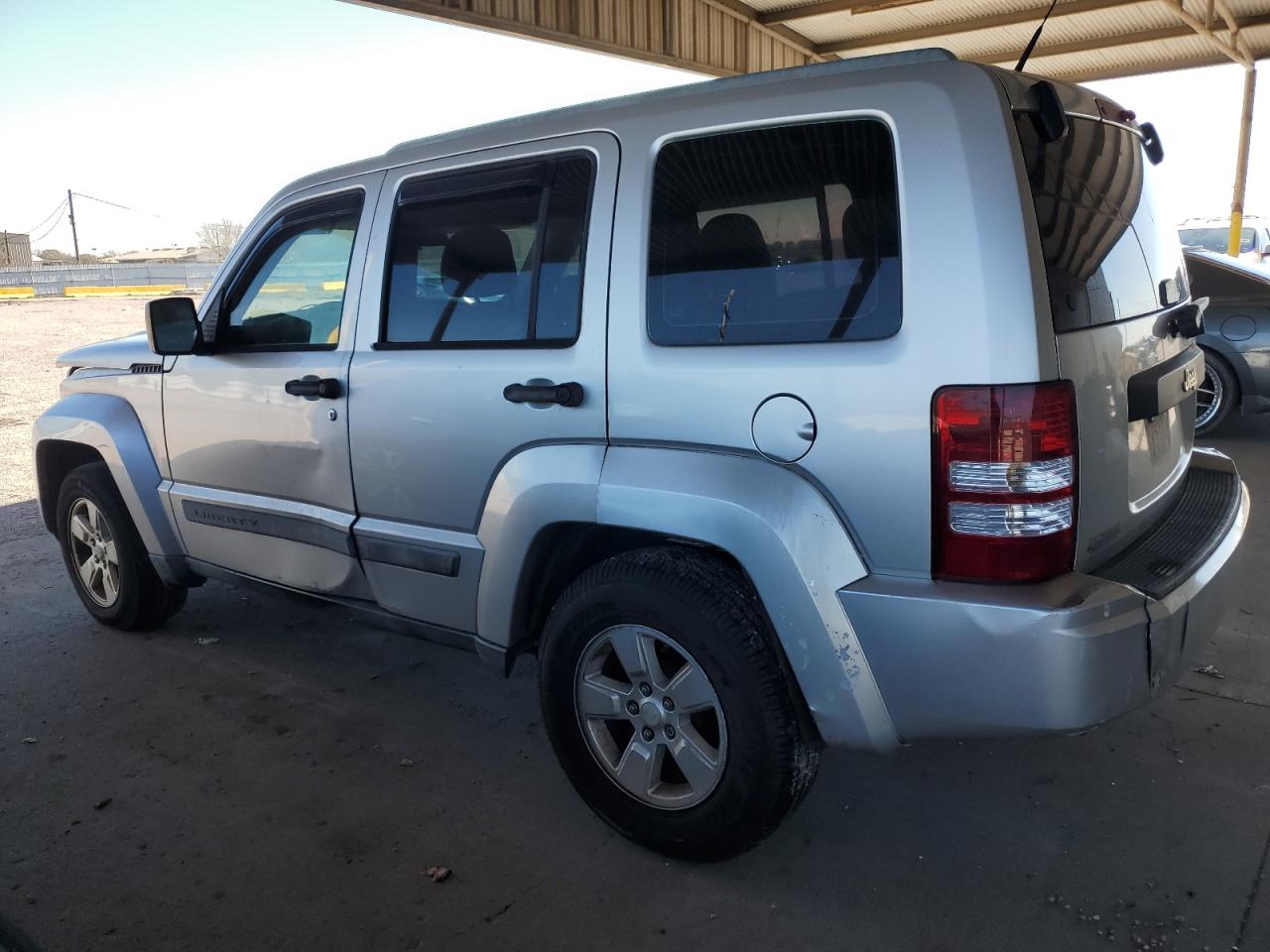 2011 Jeep Liberty (North America) - Image 2