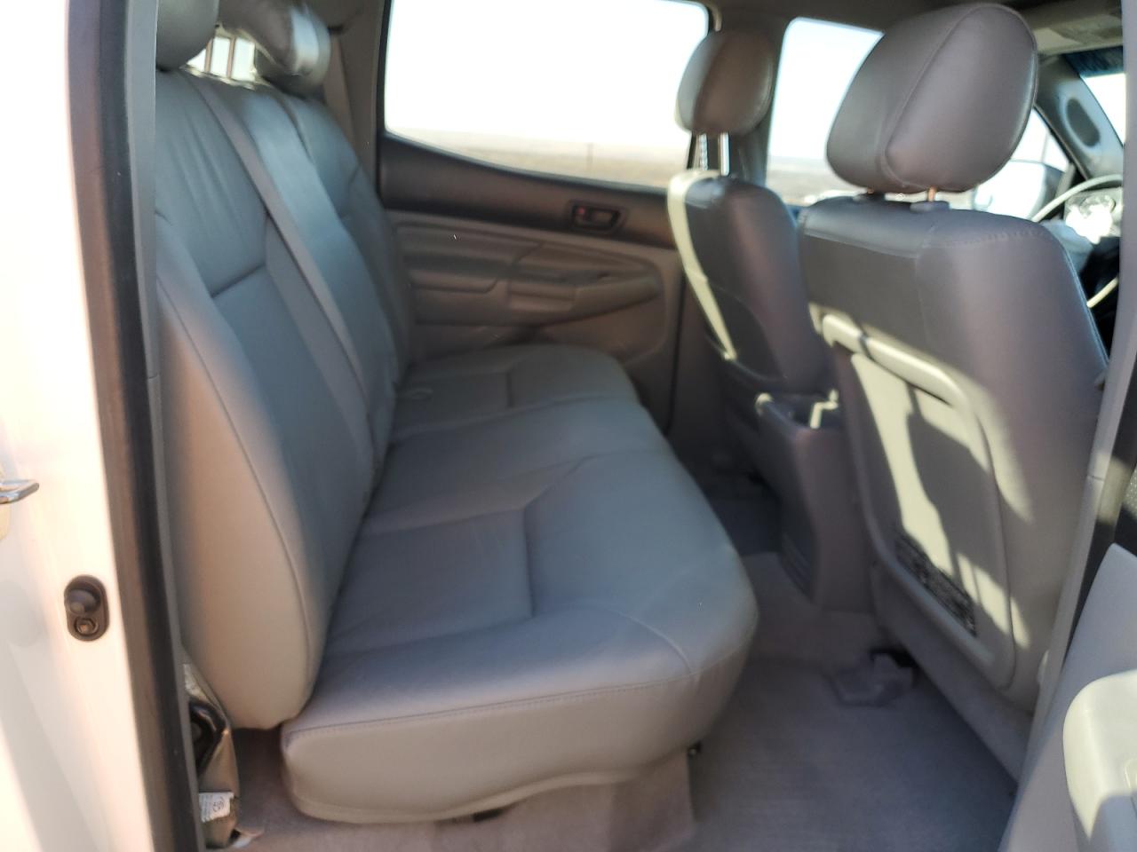 2006 Toyota Tacoma - Image 10
