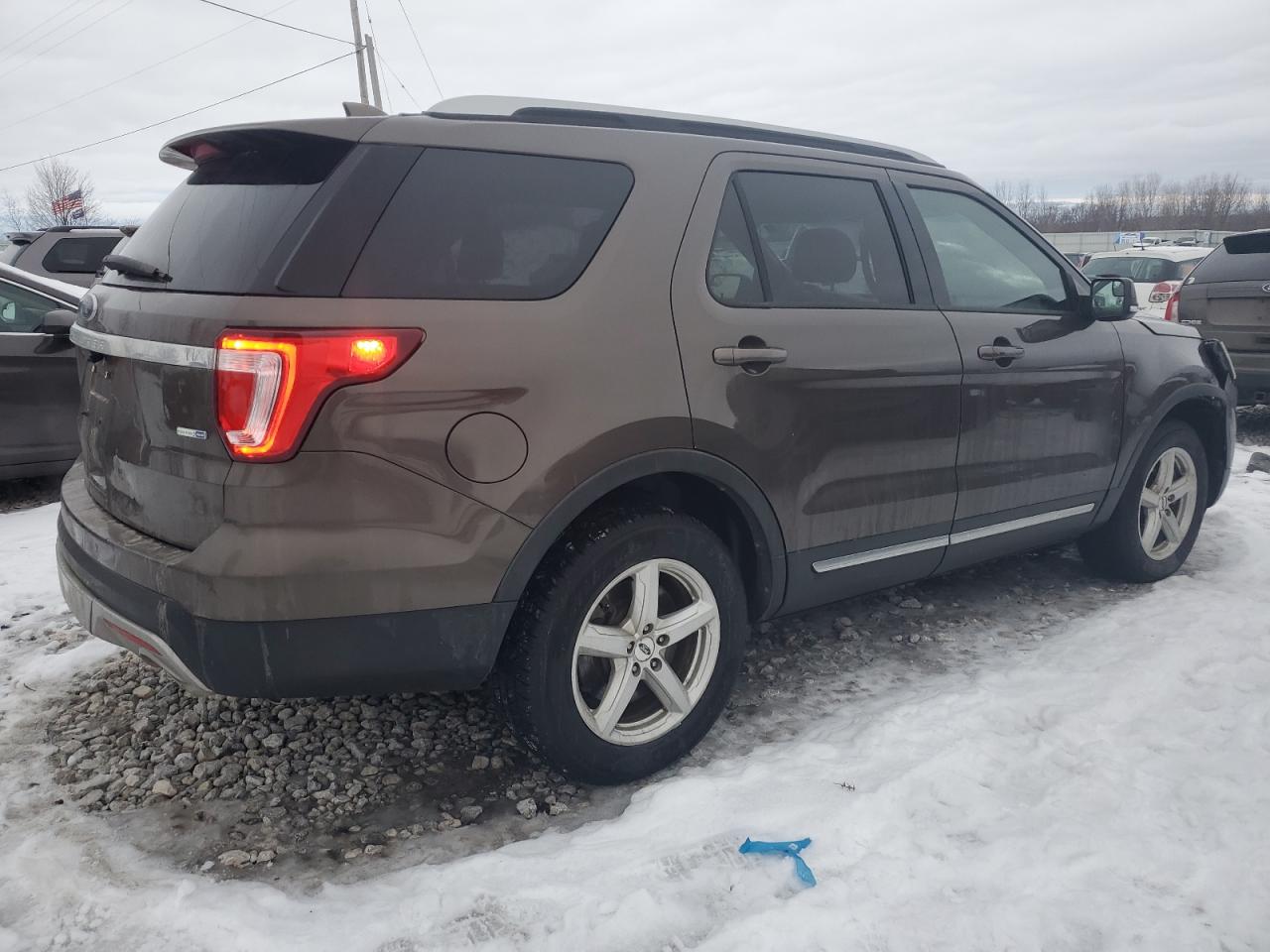 2016 Ford Explorer - Image 3