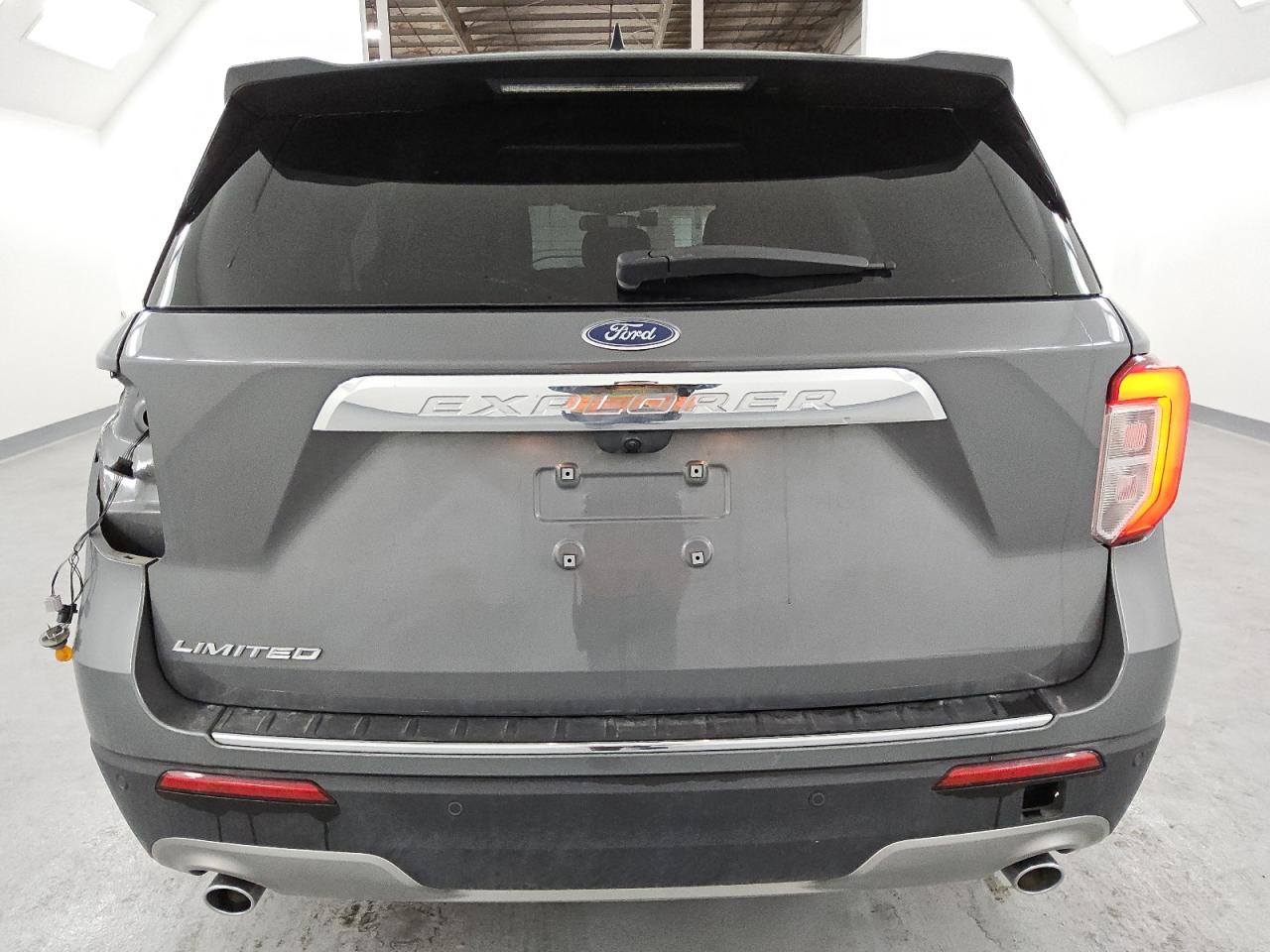 2023 Ford Explorer - Image 6