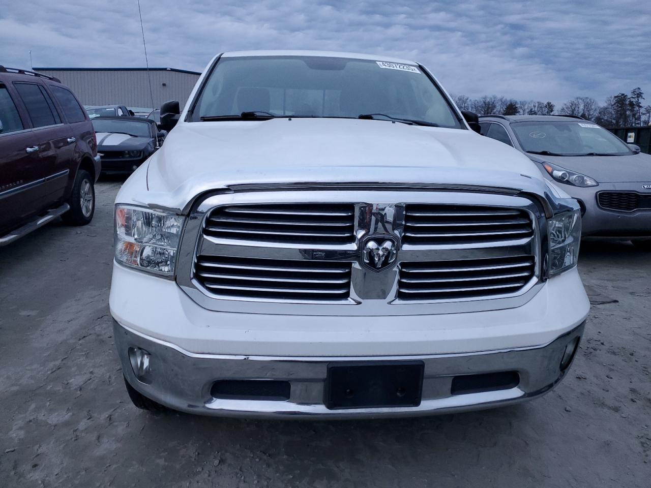 2015 RAM 1500 - Image 5
