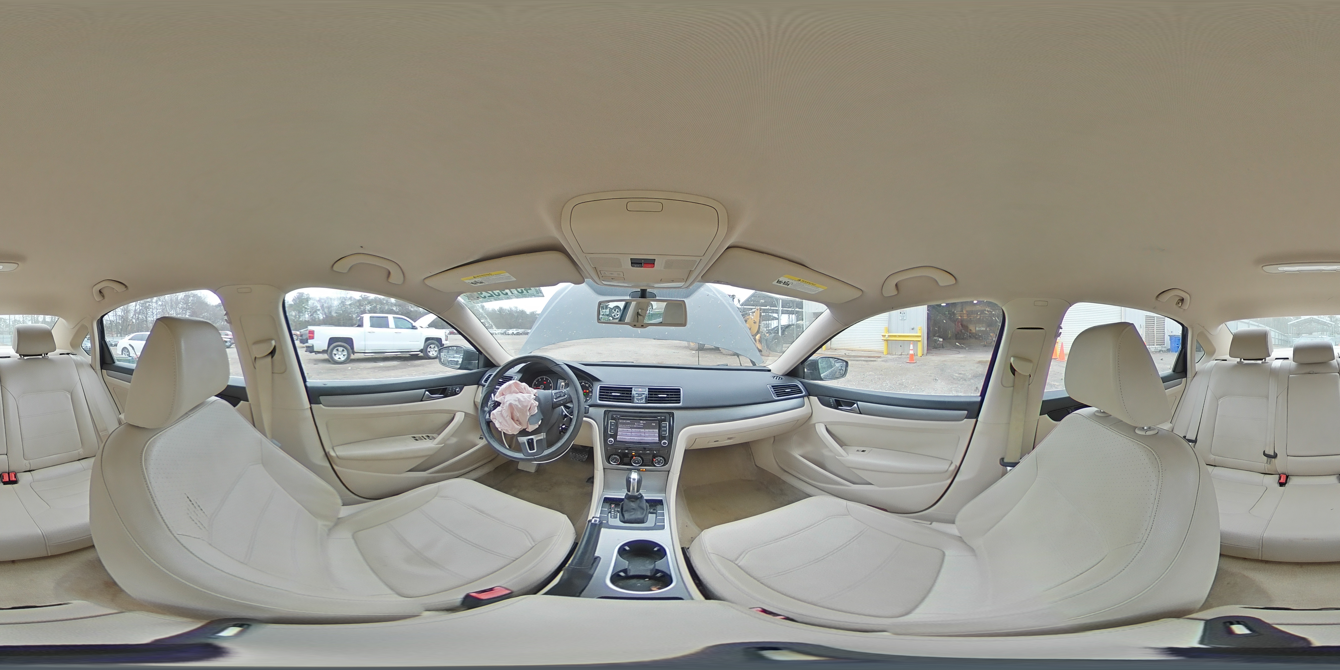 2014 Volkswagen Passat - Image 14