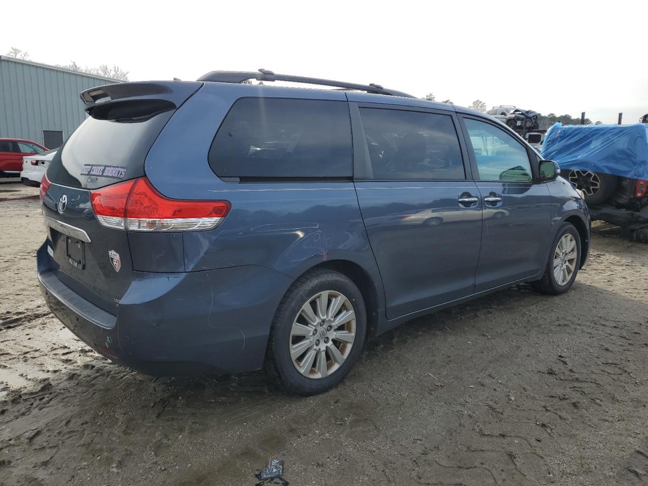2014 Toyota Sienna - Image 3