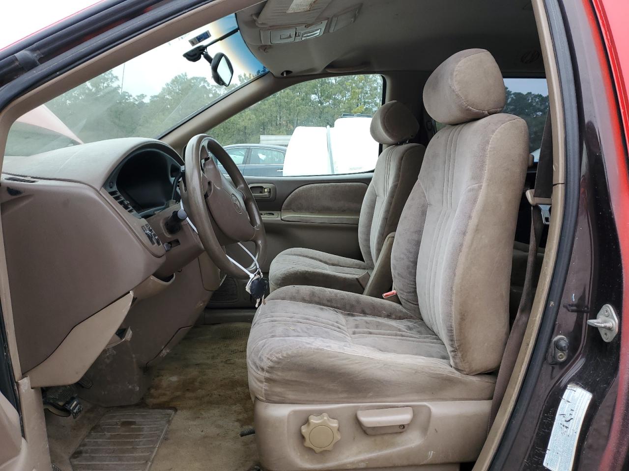 2002 Toyota Sienna - Image 7