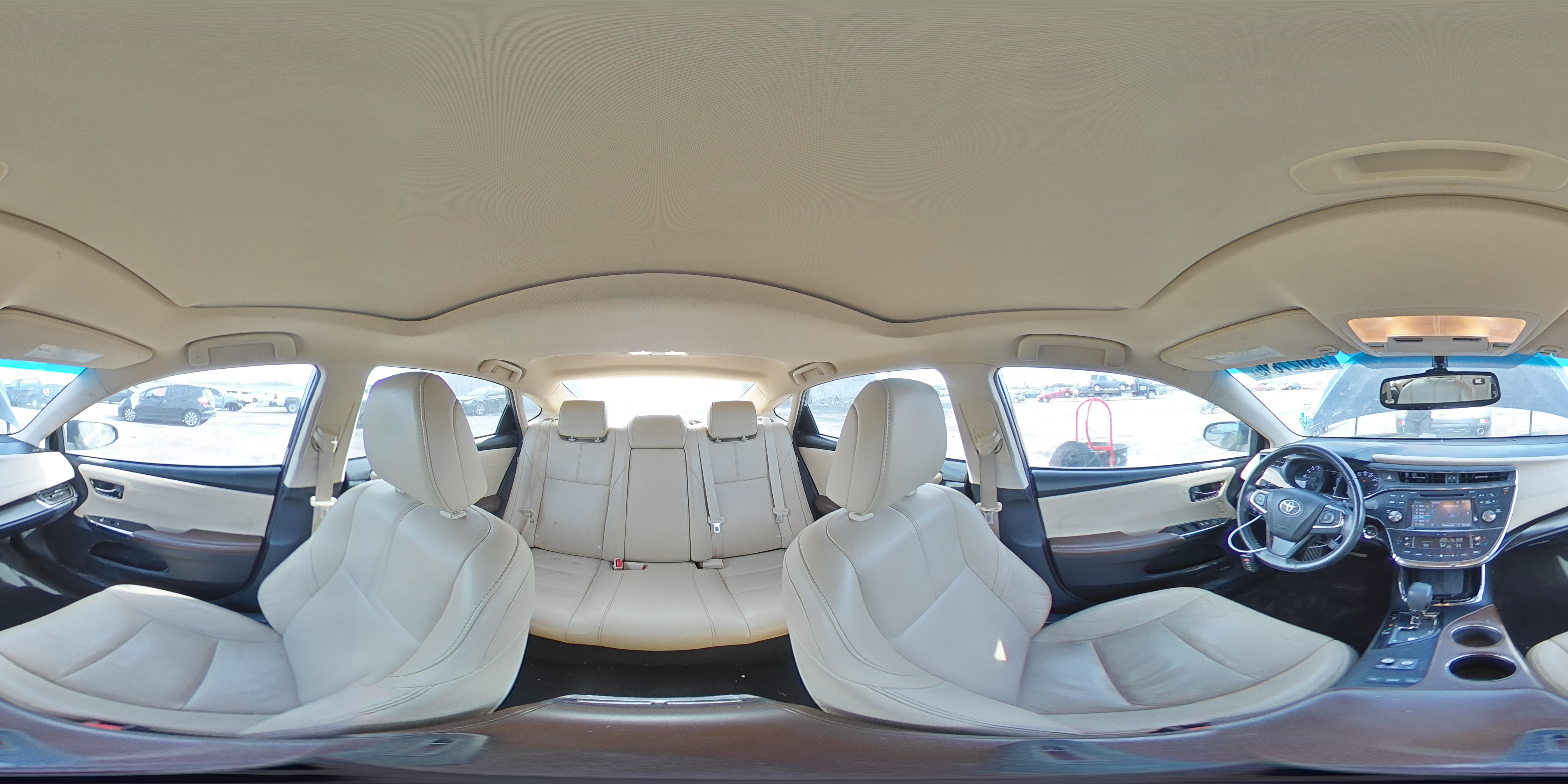 2016 Toyota Avalon - Image 13