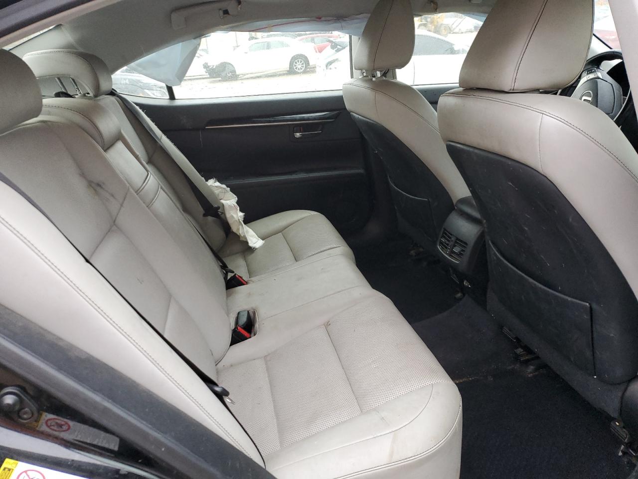 2015 Lexus ES - Image 10